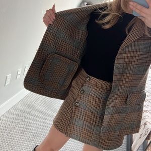 skirt suit. Size M. Excellent condition